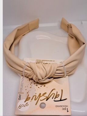 scunci Knotted Faux Leather Headband in Beige Cream Off White Retro Boho NWT 70s